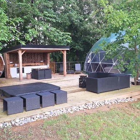 Luxusní stan Dome Du Bearn