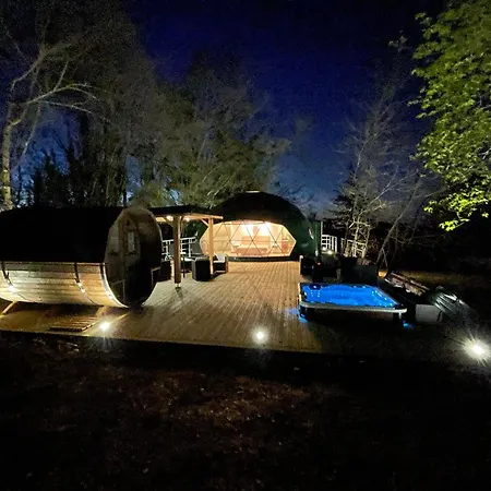 Luxusní stan Dome Du Bearn Monein