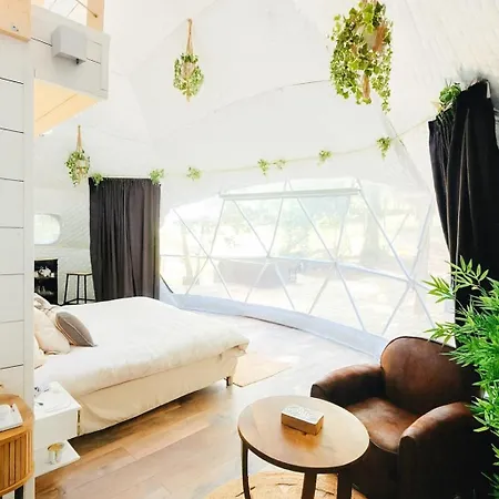 Luxusní stan Dome Du Bearn *