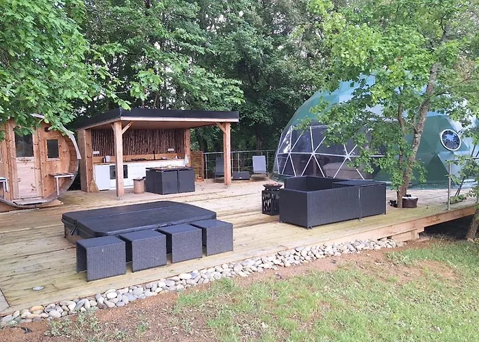 אוהל מפואר Dome Du Bearn